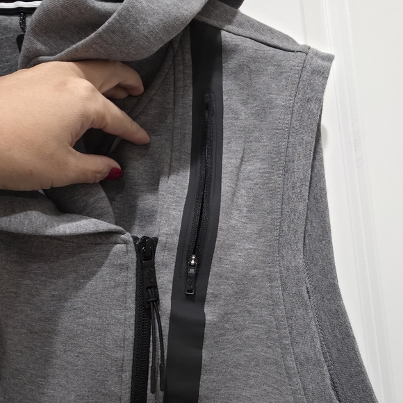 Nike Gray Sleeveless Hoodie Vest - Picture 4 of 7